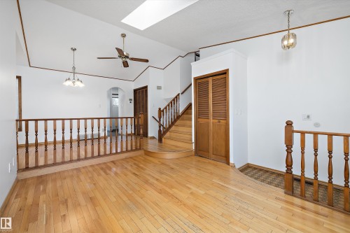 10652 10 Avenue, Edmonton, AB - Indoor Photo Showing Other Room