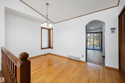 10652 10 Avenue, Edmonton, AB - Indoor Photo Showing Other Room