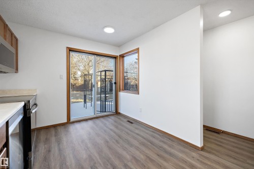 10652 10 Avenue, Edmonton, AB - Indoor