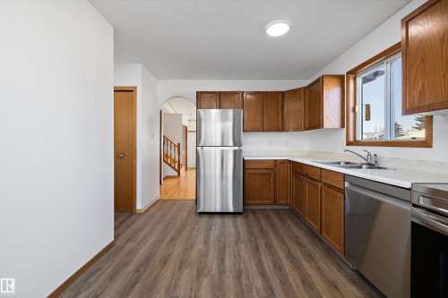 10652 10 Avenue, Edmonton, AB - Indoor Photo Showing Kitchen With Double Sink