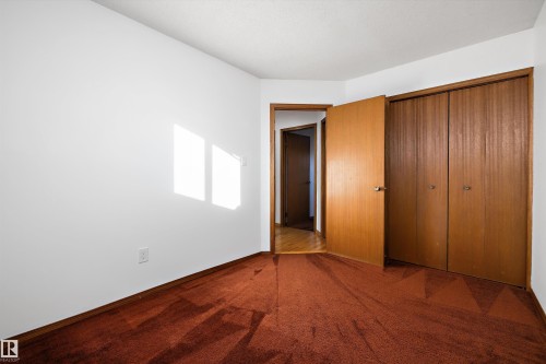 10652 10 Avenue, Edmonton, AB - Indoor Photo Showing Other Room