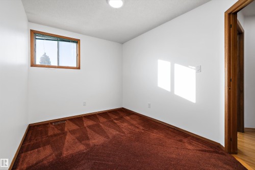 10652 10 Avenue, Edmonton, AB - Indoor Photo Showing Other Room