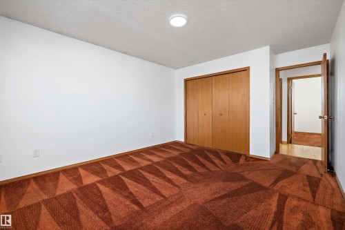 10652 10 Avenue, Edmonton, AB - Indoor Photo Showing Other Room