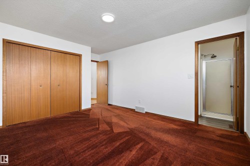 10652 10 Avenue, Edmonton, AB - Indoor Photo Showing Other Room