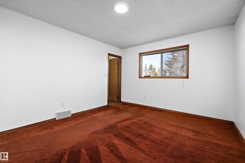 10652 10 Avenue, Edmonton, AB - Indoor Photo Showing Other Room