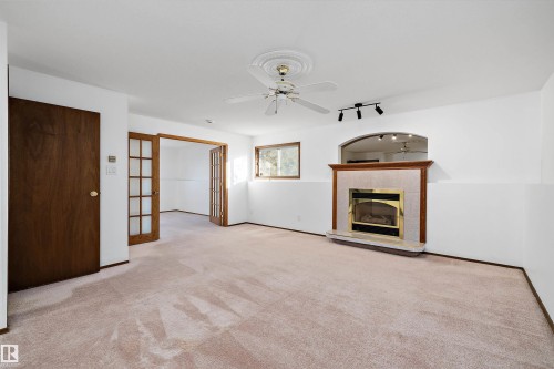 10652 10 Avenue, Edmonton, AB - Indoor With Fireplace