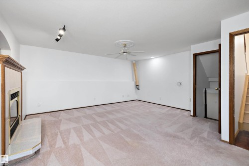 10652 10 Avenue, Edmonton, AB - Indoor