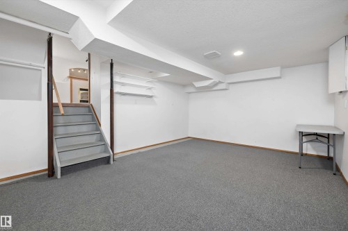 10652 10 Avenue, Edmonton, AB - Indoor Photo Showing Other Room