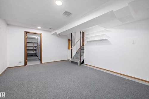 10652 10 Avenue, Edmonton, AB - Indoor Photo Showing Other Room