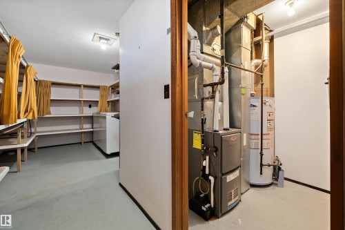 10652 10 Avenue, Edmonton, AB - Indoor Photo Showing Basement