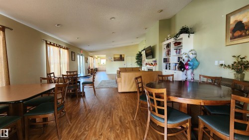 4000 Aspen Way, Leduc, AB - Indoor Photo Showing Dining Room