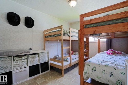 4000 Aspen Way, Leduc, AB - Indoor Photo Showing Bedroom