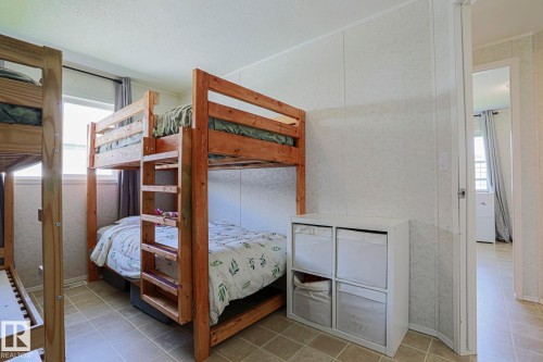 4000 Aspen Way, Leduc, AB - Indoor Photo Showing Bedroom