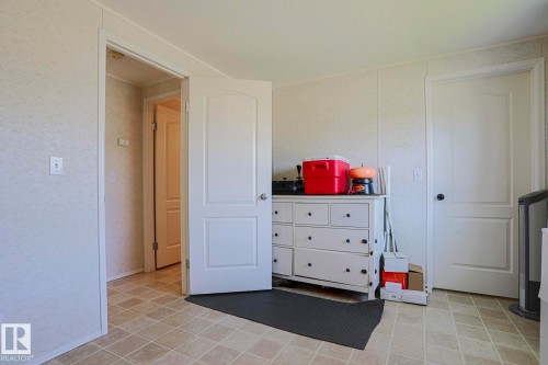 4000 Aspen Way, Leduc, AB - Indoor