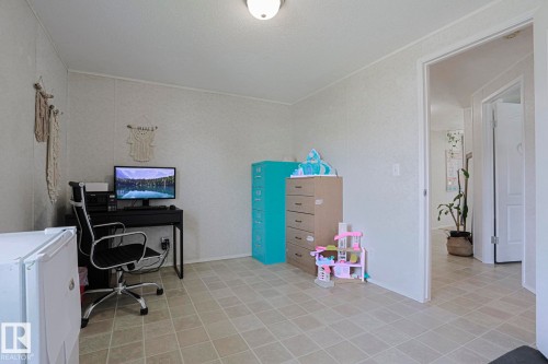 4000 Aspen Way, Leduc, AB - Indoor Photo Showing Office