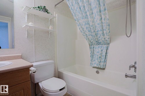 4000 Aspen Way, Leduc, AB - Indoor Photo Showing Bathroom