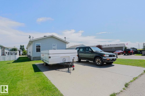 4000 Aspen Way, Leduc, AB - Outdoor