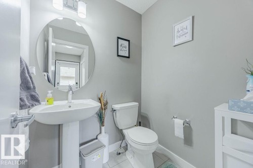 7386 Edgemont Way, Edmonton, AB - Indoor Photo Showing Bathroom