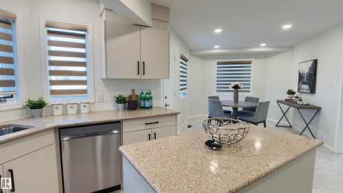 15508 69 Street, Edmonton, AB - Indoor Photo Showing Kitchen