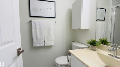 15508 69 Street, Edmonton, AB - Indoor Photo Showing Bathroom
