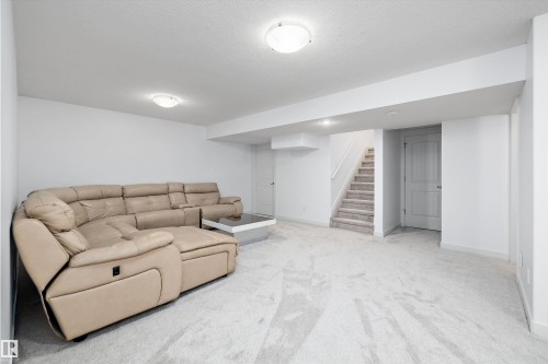 1445 Wates Link, Edmonton, AB - Indoor