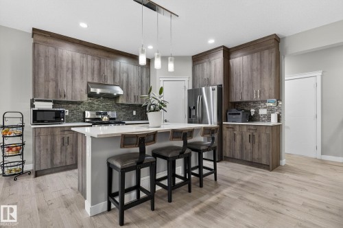 149 Awentia Street, Leduc, AB - Indoor Photo Showing Kitchen With Upgraded Kitchen