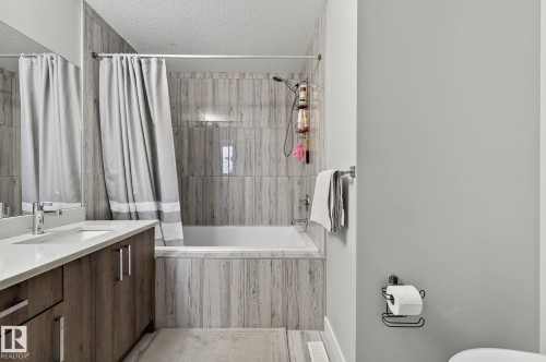 149 Awentia Street, Leduc, AB - Indoor Photo Showing Bathroom