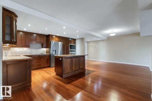1503 11503 100 Avenue, Edmonton, AB - Indoor Photo Showing Kitchen