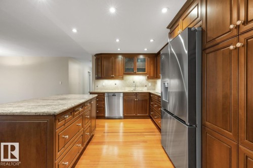 1503 11503 100 Avenue, Edmonton, AB - Indoor Photo Showing Kitchen