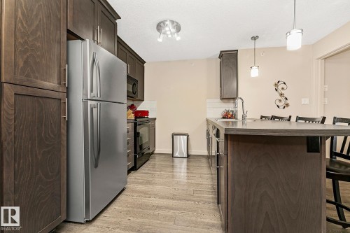 413 6084 Stanton Drive, Edmonton, AB - Indoor Photo Showing Kitchen