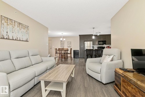 413 6084 Stanton Drive, Edmonton, AB - Indoor Photo Showing Living Room
