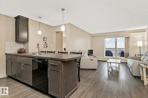 413 6084 Stanton Drive, Edmonton, AB - Indoor