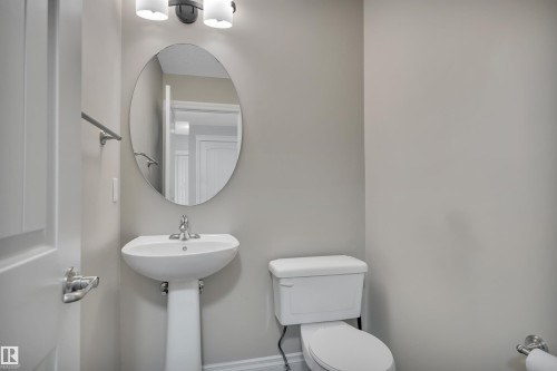 861 Southfork Green, Leduc, AB - Indoor Photo Showing Bathroom