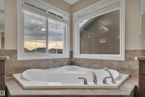 861 Southfork Green, Leduc, AB - Indoor Photo Showing Bathroom