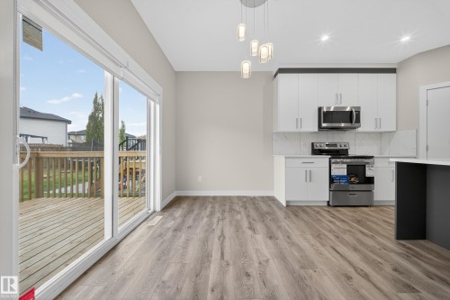 575 Reynalds Wynd S, Leduc, AB - Indoor Photo Showing Kitchen