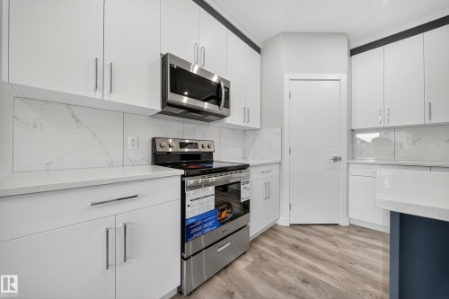 575 Reynalds Wynd S, Leduc, AB - Indoor Photo Showing Kitchen