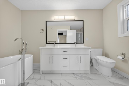 575 Reynalds Wynd S, Leduc, AB - Indoor Photo Showing Bathroom