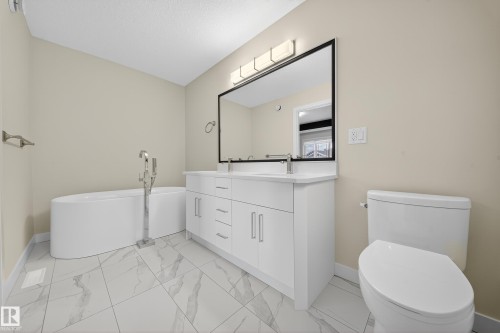 575 Reynalds Wynd S, Leduc, AB - Indoor Photo Showing Bathroom