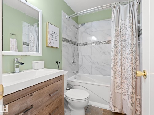 3607 44 Avenue, Edmonton, AB - Indoor Photo Showing Bathroom