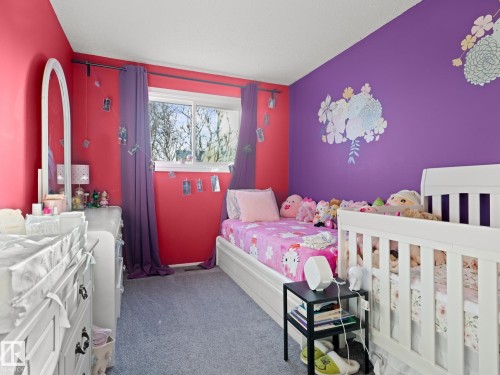 3607 44 Avenue, Edmonton, AB - Indoor Photo Showing Bedroom