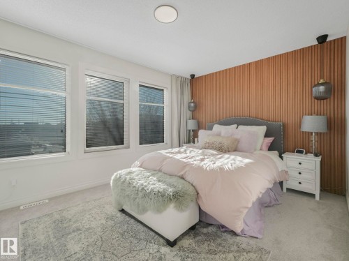 4049 Allan Crescent, Edmonton, AB - Indoor Photo Showing Bedroom