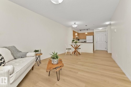 112 630 Mcallister Loop, Edmonton, AB - Indoor Photo Showing Living Room