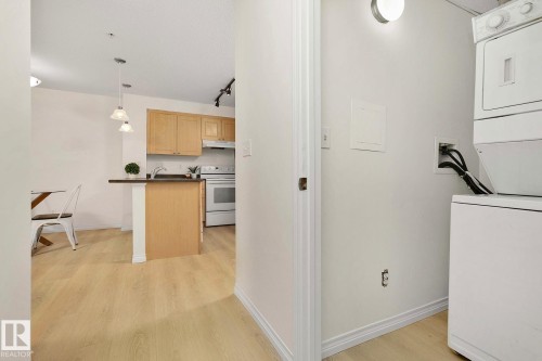 112 630 Mcallister Loop, Edmonton, AB - Indoor Photo Showing Kitchen