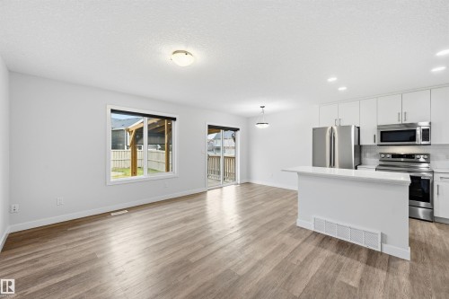 3607 Atkinson Loop, Edmonton, AB - Indoor Photo Showing Kitchen With Stainless Steel Kitchen