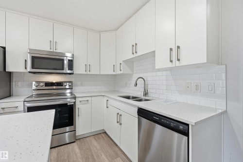 3607 Atkinson Loop, Edmonton, AB - Indoor Photo Showing Kitchen With Stainless Steel Kitchen With Double Sink