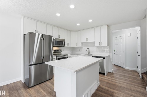 3607 Atkinson Loop, Edmonton, AB - Indoor Photo Showing Kitchen With Stainless Steel Kitchen With Upgraded Kitchen
