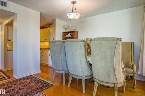 1703 12303 Jasper Avenue, Edmonton, AB - Indoor Photo Showing Dining Room