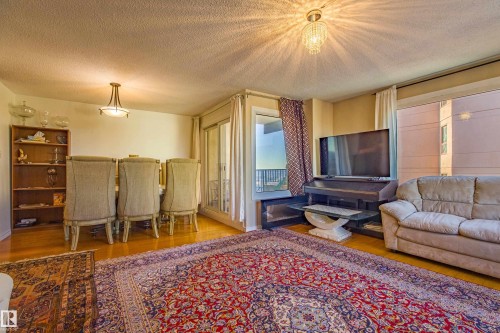 1703 12303 Jasper Avenue, Edmonton, AB - Indoor