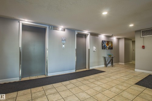 1703 12303 Jasper Avenue, Edmonton, AB - Indoor Photo Showing Other Room