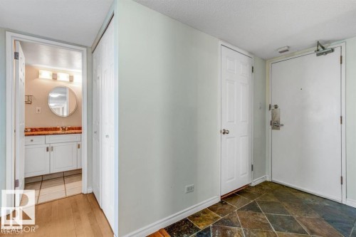 1703 12303 Jasper Avenue, Edmonton, AB - Indoor Photo Showing Other Room